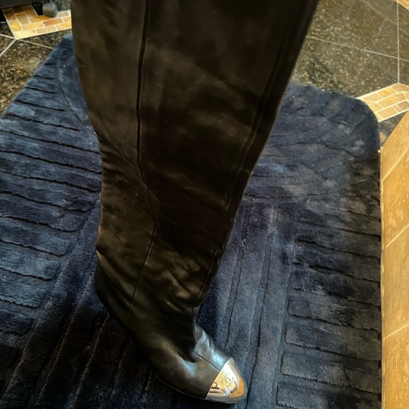 Authentic Chanel high rise boots size 39 - Picture 3 of 7
